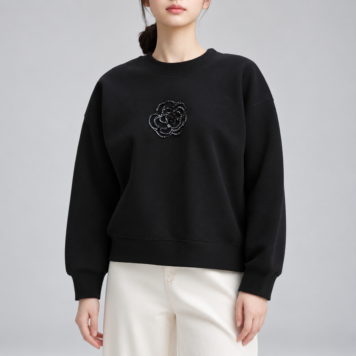 Elodie Women’s Floral Appliqué Crewneck Sweatshirt