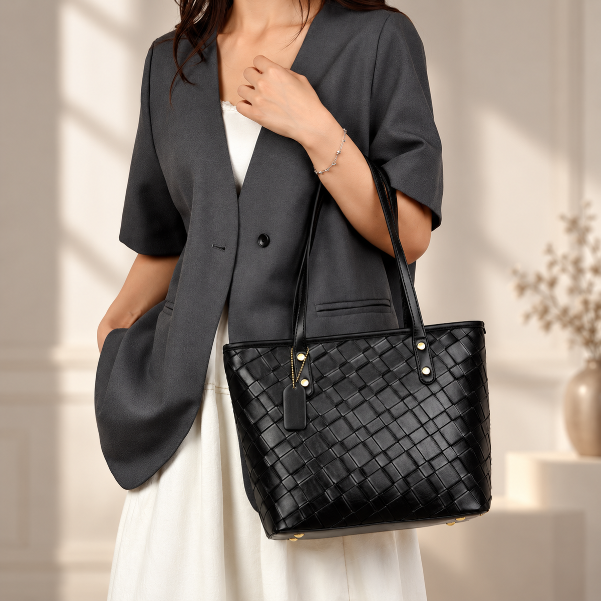 Giulietta Women’s Large Woven Carryall Tote Bag
